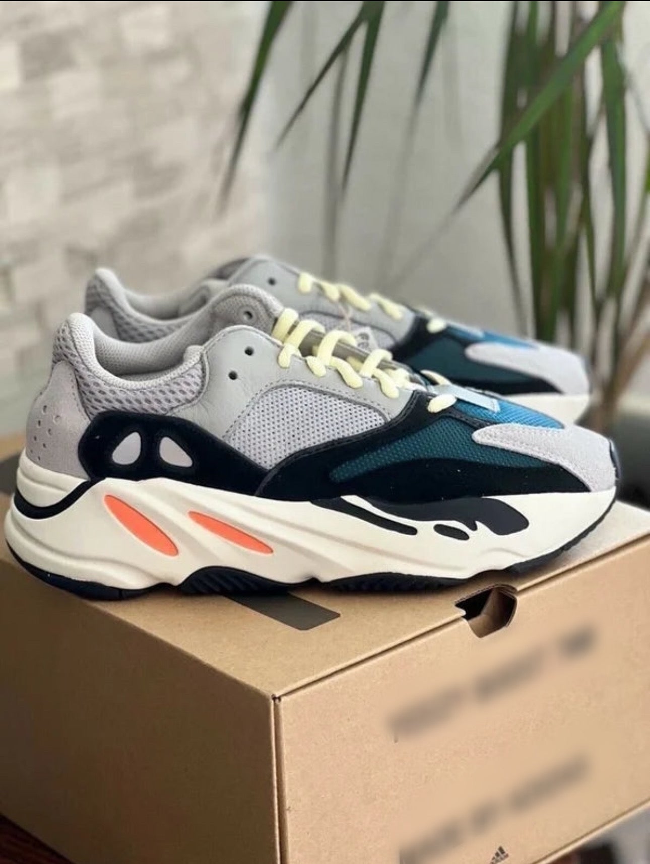 Selected Variant Image