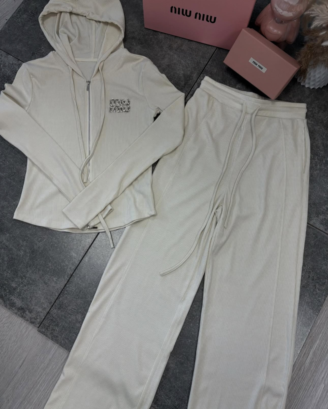 Selected Variant Image